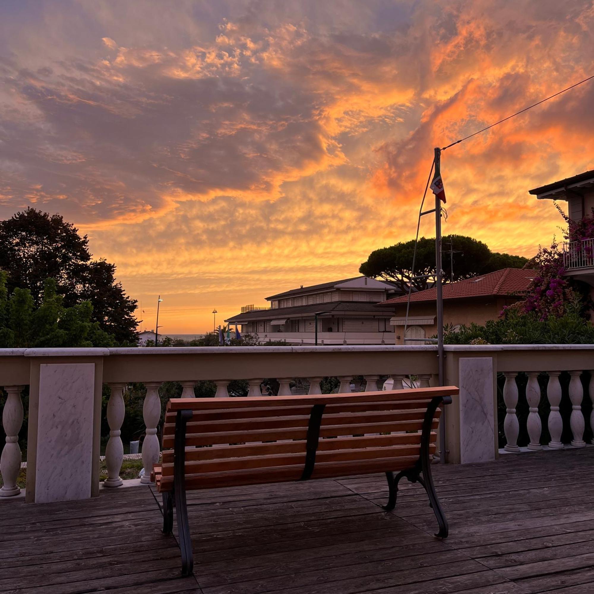 Hotel Regina Forte dei Marmi Exterior photo